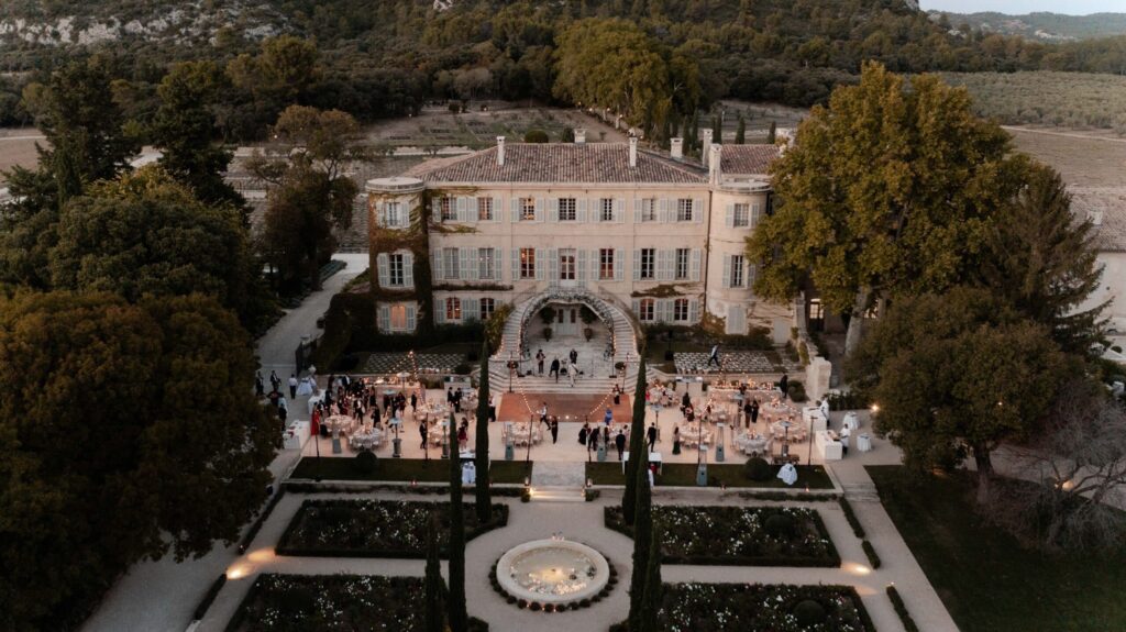 Overseas wedding at château d'Estoublon