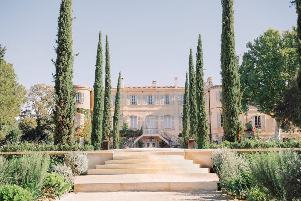 wedding destination in provence in chateau d'estoublon