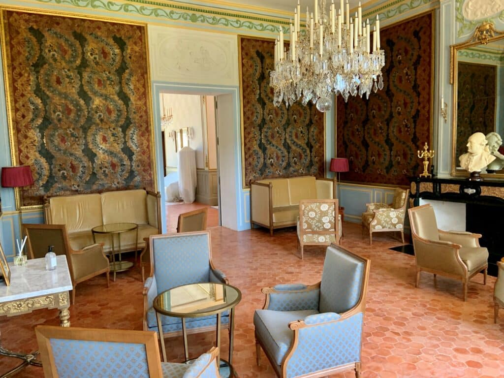 chateau de fonscolombe intérieur