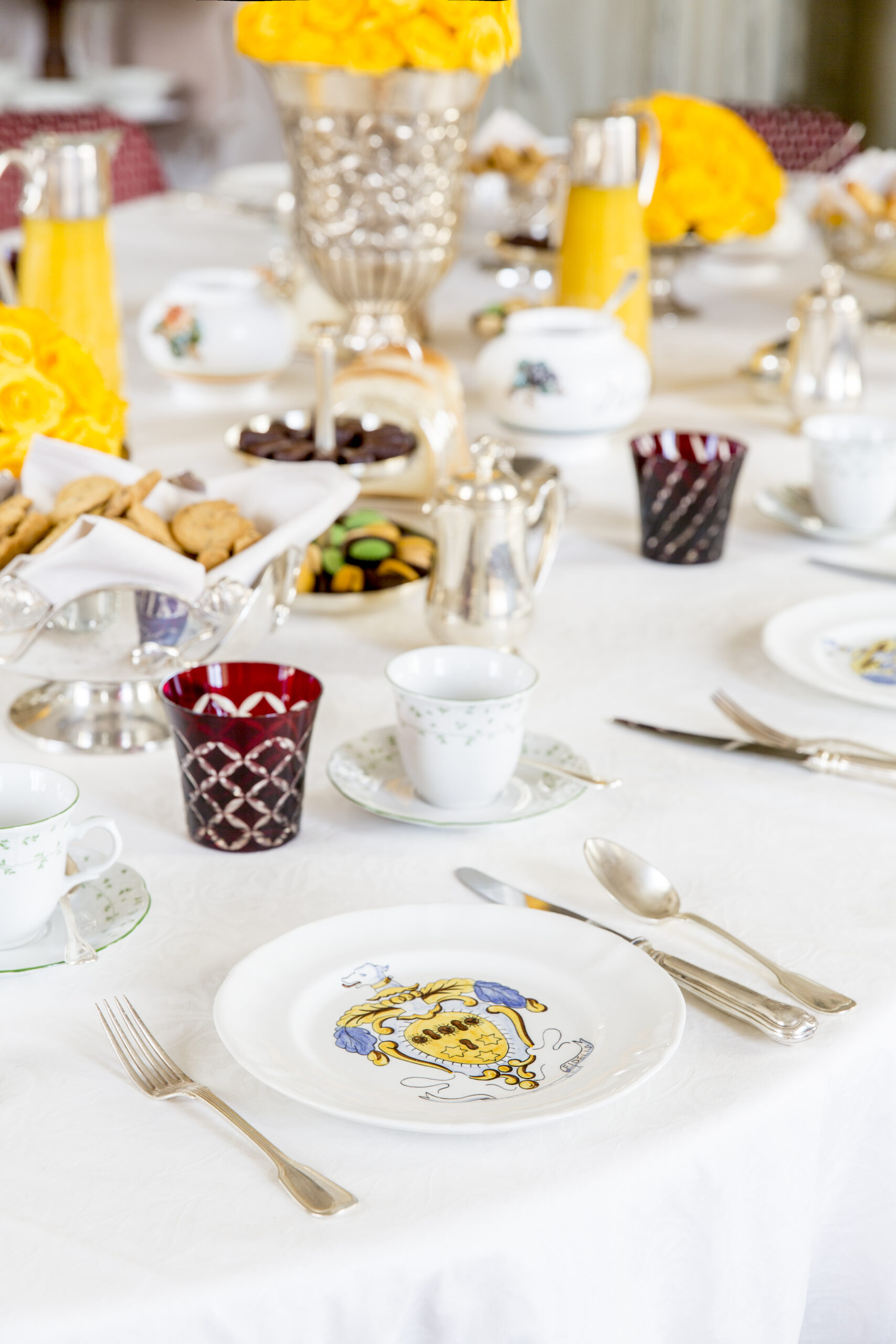 13 - Dining room details