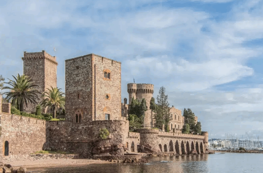 Chateau de la Napoule luxury wedding venue Mandelieu-la-Napoule French Riviera medieval castle seaside