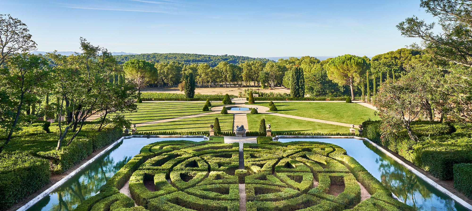 Chateau de la Gaude luxury wedding venue Aix-en-Provence 18th century bastide