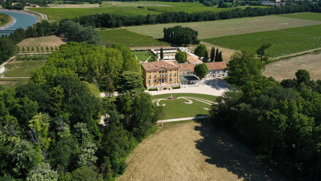 Chateau Fonscolombe luxury wedding venue Le Puy-Sainte-Reparade Provence grand estate