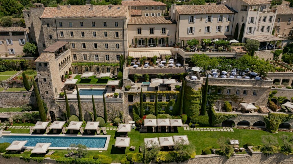 Bastide de Gordes luxury hotel wedding venue Luberon Valley views
