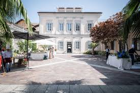 villa Carminati Resta courtyard