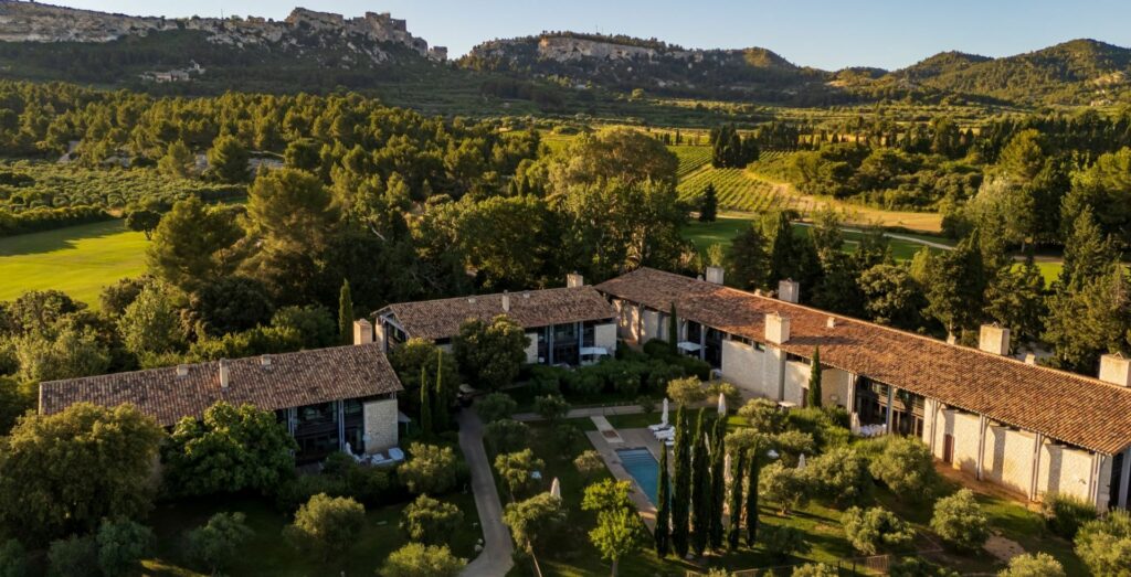 Domaine de Manville Wedding elope with allure Domaine de Manville countryside elopement