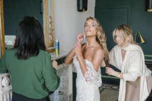 Intimate luxury elopement in Provence, South of France, planned by a luxury elopement planner in France