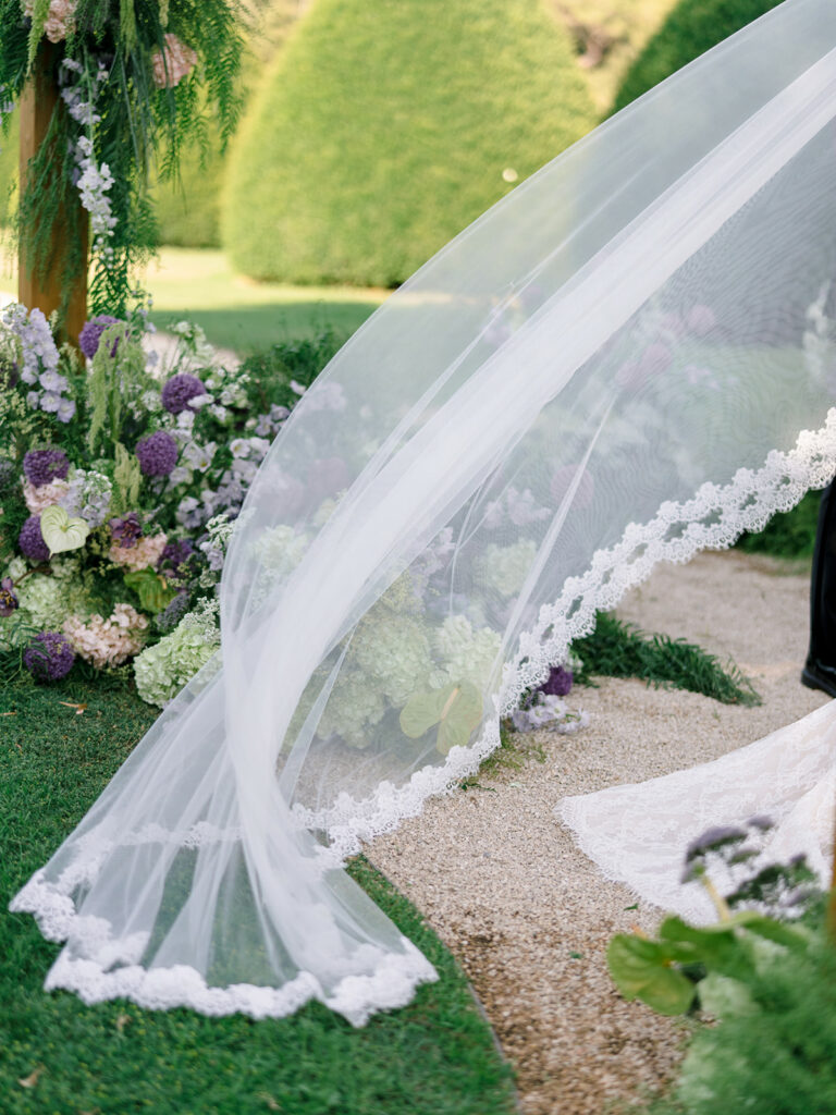 Small details of the breeze despite the heatwave during this 3 day wedding celebration at Villa Baulieu