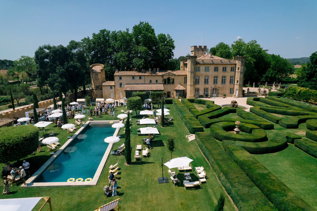 Welcome to this perfect 3 day wedding celebration in Provence we planned and produced at Villa Baulieu