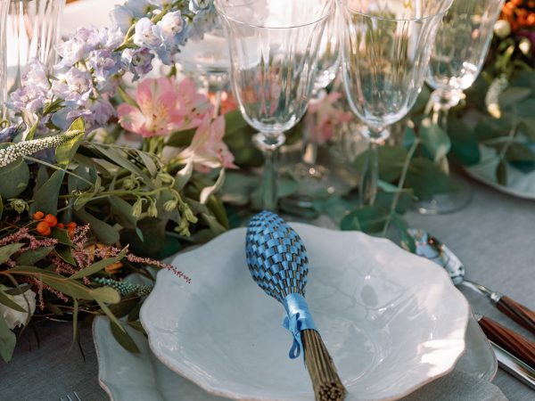 When gathering your guests for your first day of celebration, important to do it fun style, with local traditions twist.Here with a lavender wand , sign of marriage prosperity. All advices about traditions to incorporate are distilled by Muriel Saldalamacchia, founder of awarded wedding planning agency: The International Wedding Planner. Based in South of France.